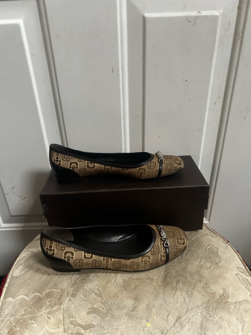 Gucci Brown Monogram Canvas Flats with Black Trim Sz 39. - Picture 5 of 16